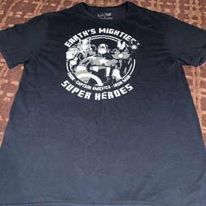 Marvel Comics T-Shirt Men's Large Black Avengers Heroes Short Sleeves Cotton‎